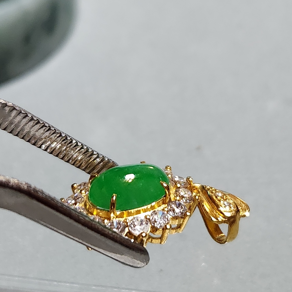 Elegant Green and Gold Pendant